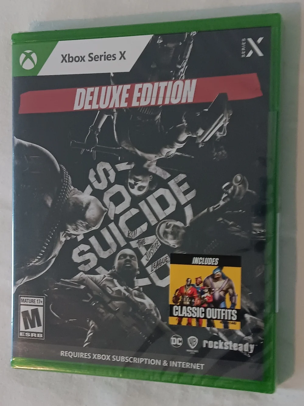 Suicide Squad Deluxe Edition/ Back 4 Blood Ultimate Edition Xbox Bundle